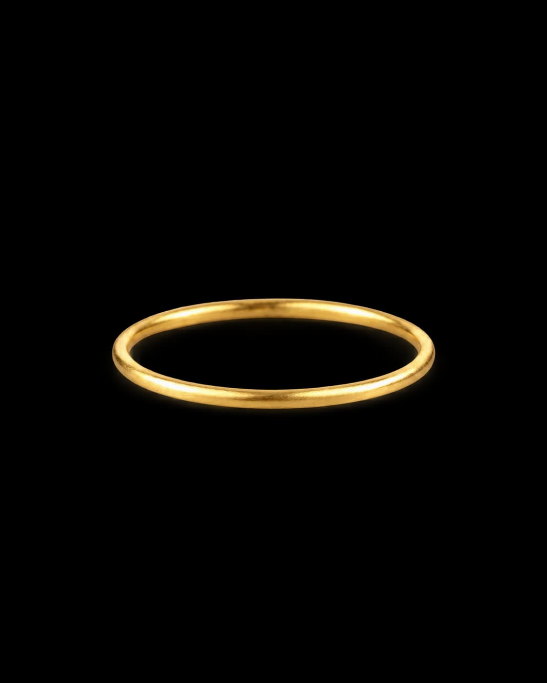 Thread Band, 18k Solid Gold — studio view
